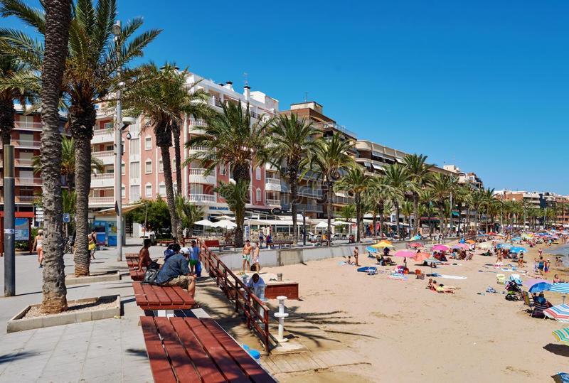 Ak Apartamento En Torrevieja Dış mekan fotoğraf